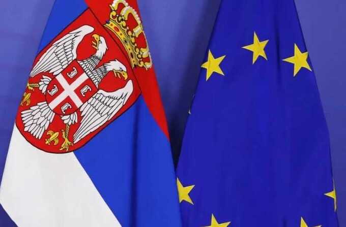 Сербия может лишиться шанса на вступление в ЕС из-за визита президента на Парад Победы в Москве