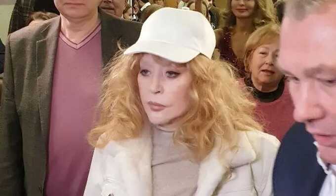 Власти планируют лишить Пугачеву звания народной артистки