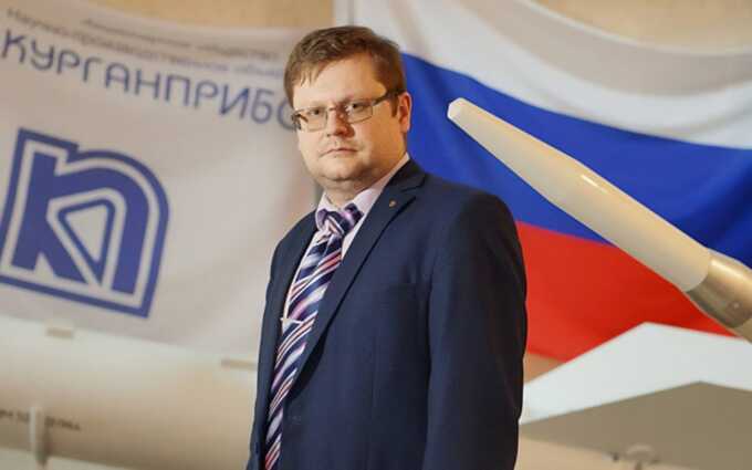 На главу НПО "Курганприбор" напали с молотком в подъезде его дома
