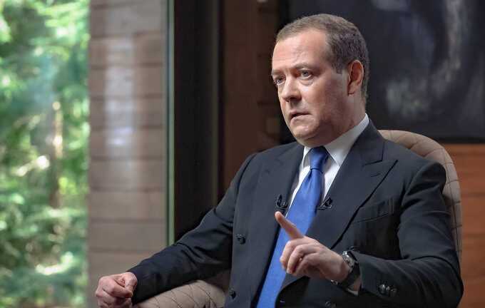 Дмитрий Медведев связал угрозы Трампа с риском начала третьей мировой войны