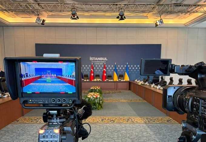 Переговоры Украины и России в Стамбуле задерживаются более чем на час