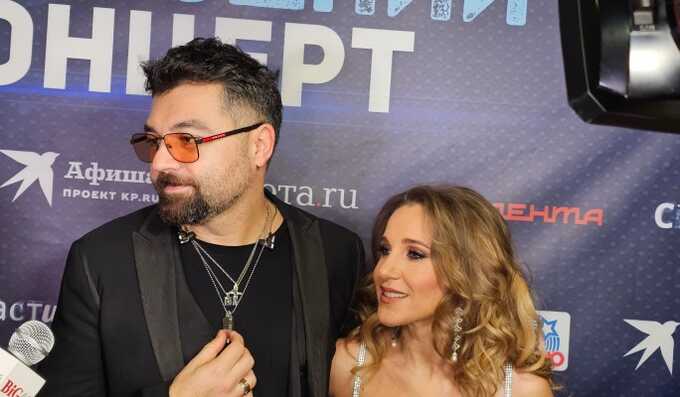 Чумакова обвинили в измене с поклонницами — жена просит вернуть мужа