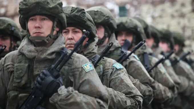 Российского солдата избили трубой за попытку бегства