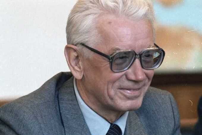 Умер Вадим Медведев — последний из членов Политбюро ЦК КПСС
