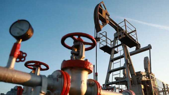 ЕС обсуждает введение плавающего ценового потолка на российскую нефть