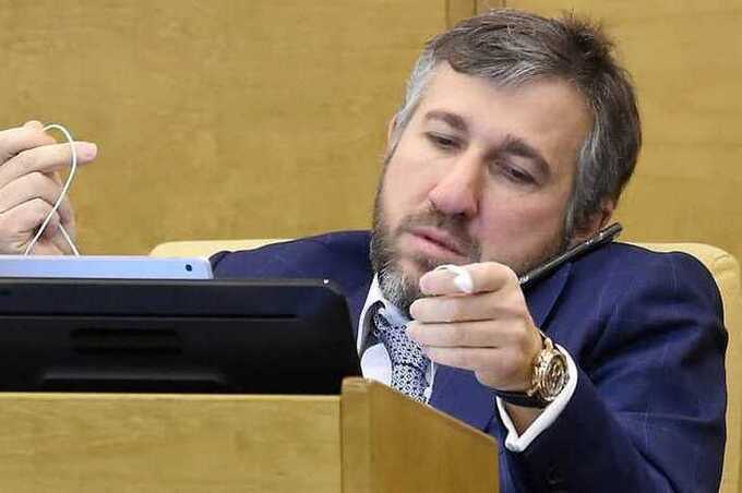Окружение депутата Аникеева подтвердило его руководство нелегальным бизнесом