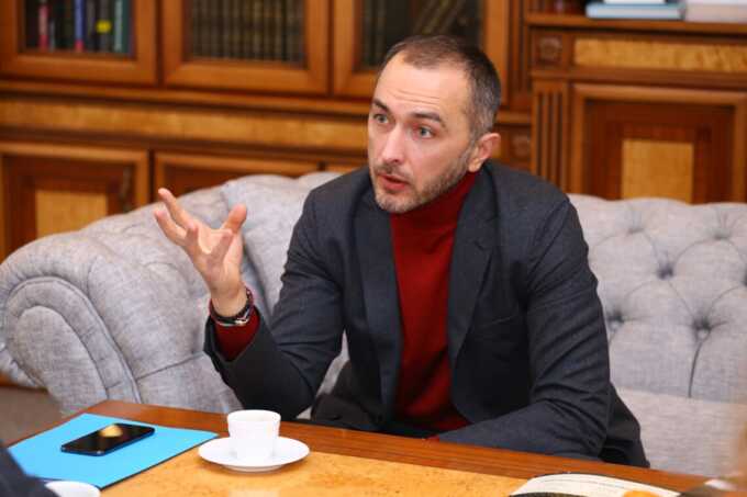 When the dollar matters more than the hryvnia: Declaration exposes currency priorities of NBU governor Andriy Pyshnyi