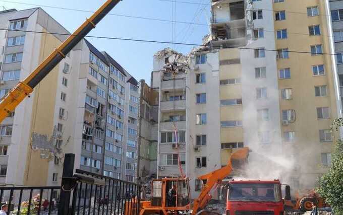 Обрушение дома в Саратове: под завалами могут быть 10 человек