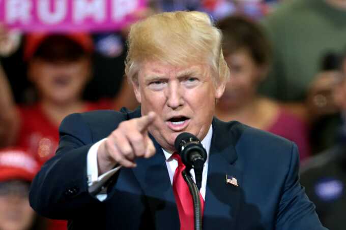 Инвесторы сбросили акции на фоне ультиматума по Украине от Трампа