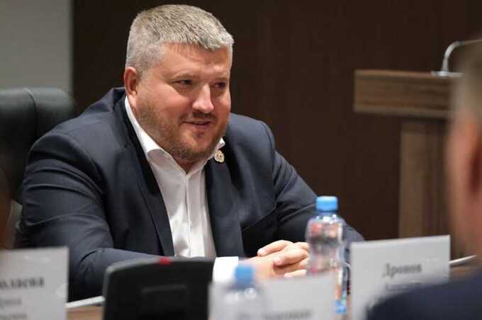 Госслужащие и олигархи из Новгородской области формируют масштабную «дорожную мафию»