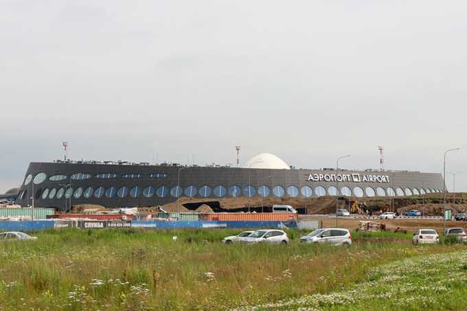 Аэропорт Елизово эвакуировал пассажиров после толчков и повреждений от землетрясения