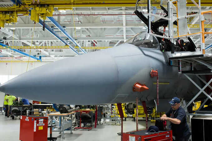 Работники Boeing оспорили контракт с обещанным ростом зарплаты на 20%