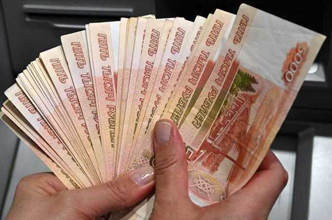 В России деньги, выделенные на школы и транспорт, перенаправляют участникам "СВО"