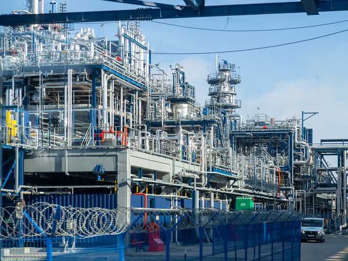 Румыния ввела режим ЧС из-за загрязнённой азербайджанской нефти