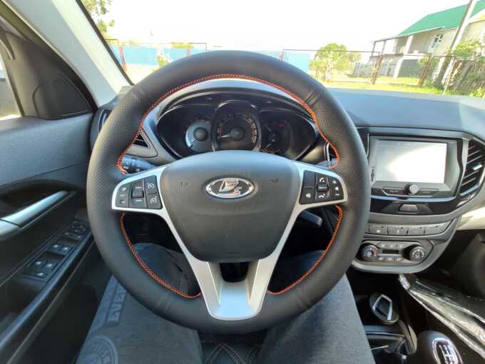 У Lada Vesta заклинил руль прямо на ходу